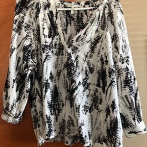 Cute Joie black and white top